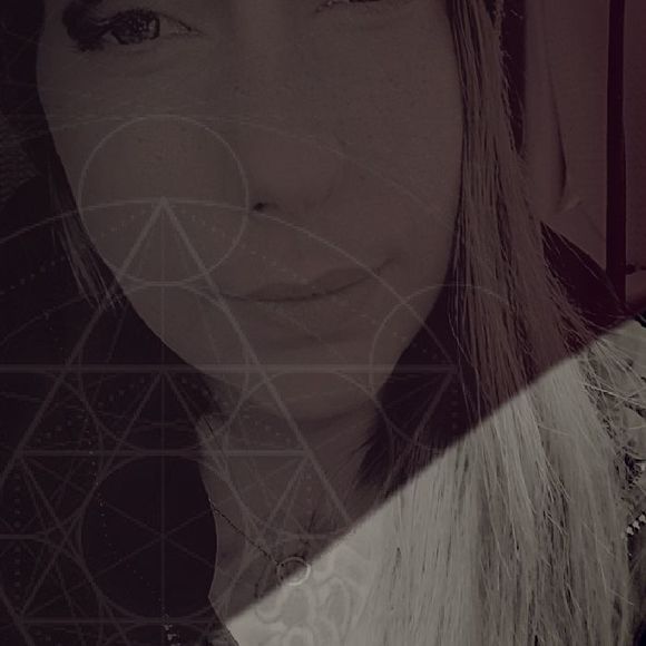 Meet your Posher, Evie - Picture 1 of 1